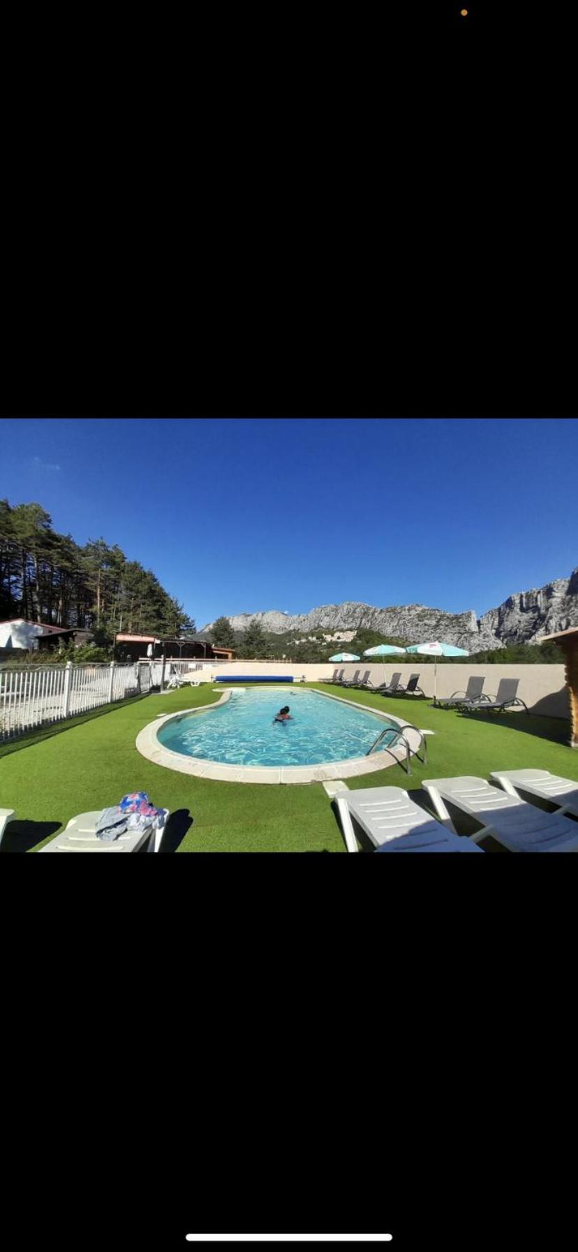 Mobilhome Comfort A La Montagne Saint-Auban  Buitenkant foto