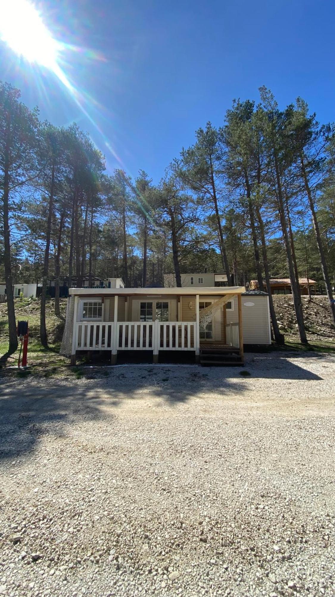 Mobilhome Comfort A La Montagne Saint-Auban  Buitenkant foto